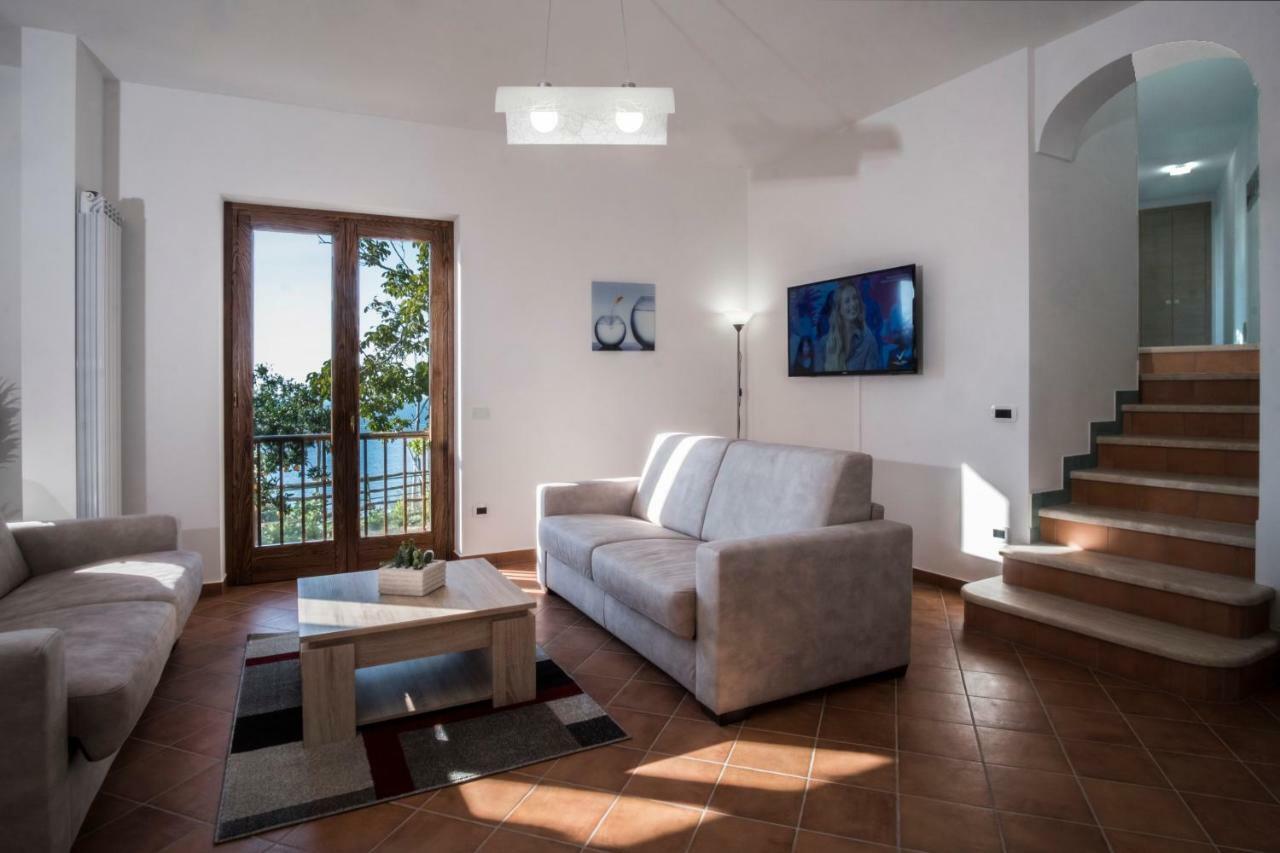 Villa D'Amare Capri View マッサ・ルブレンセ エクステリア 写真